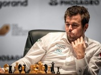 Карлсен защитил звание чемпиона мира по шахматам
