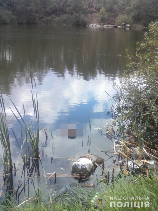 Подсыпал снотворное и оттянул, коллега трахнул секретаршу прямо на рабочем столе