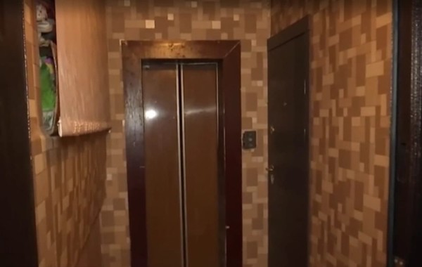 В Тернополе жители многоэтажки присвоили лифт, расширив квартиру