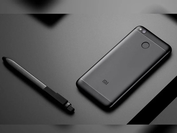 Xiaomi будет замедлять смартфоны