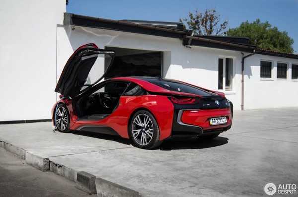 BMW I8