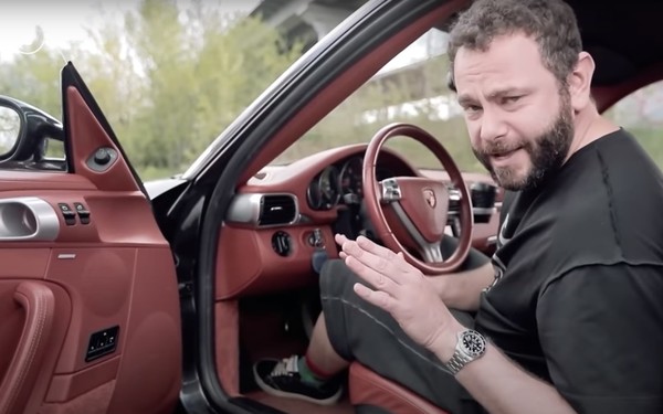 Дубинский как раз снимал обзор на свой старенький Porsche