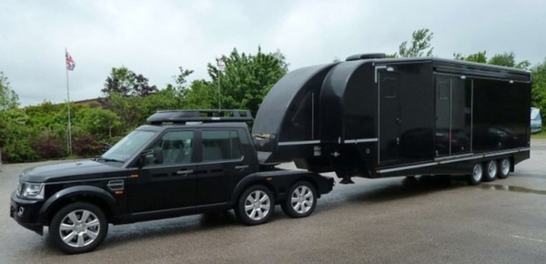 Шестиколесный автомобиль