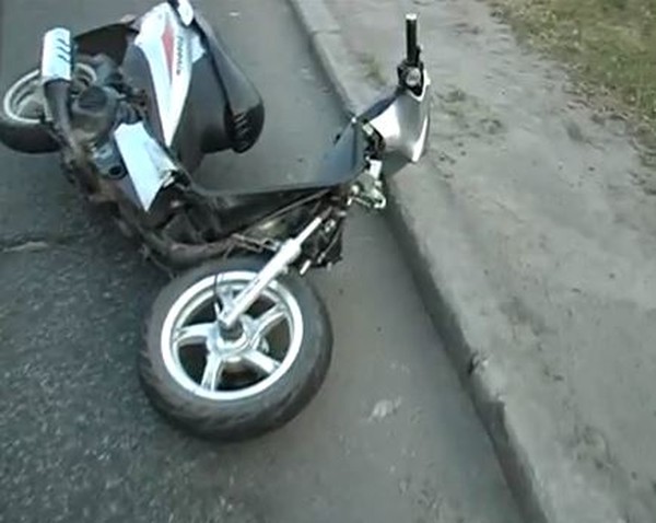 В Курской области 14-летний "байкер" учился ездить и травмировал свою 13-летнюю пассажирку