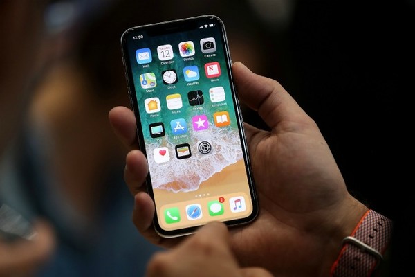 iPhone X имеет проблемы с динамиком