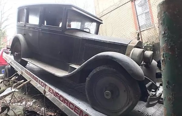 В 50-х машина сломалась и ей не пользовались