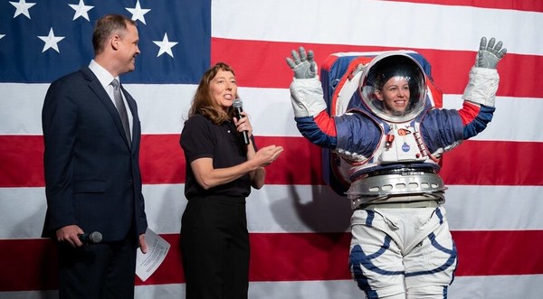 Презентация прототипа скафандра в 2019 году