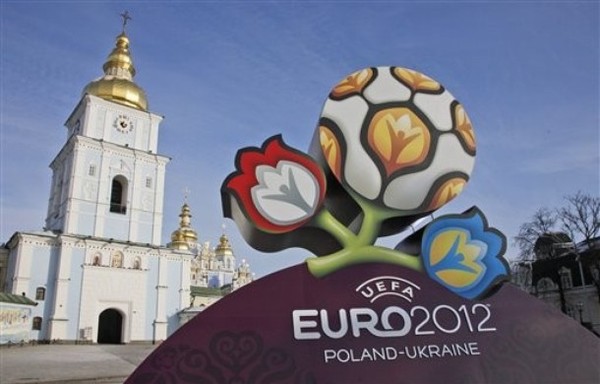 Российские специалисты будут комментировать футбол для украинцев