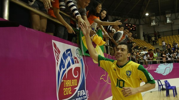 Игрок сборной Бразилии Фернандиньо после разгрома команды Панамы со счетом 16:0