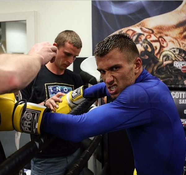Ломаченко начнет со скромного гонорара за первый профессиональный бой