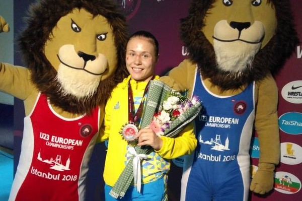 Украинки завоевали шесть медалей ЧЕ по борьбе