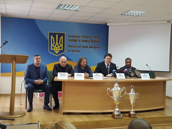 Игорь Жданов пообещал украинским борцам помочь с квартирами