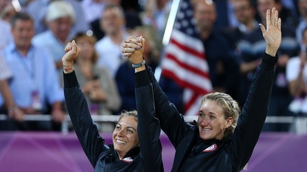 Американки выиграли золото в пляжном волейболе