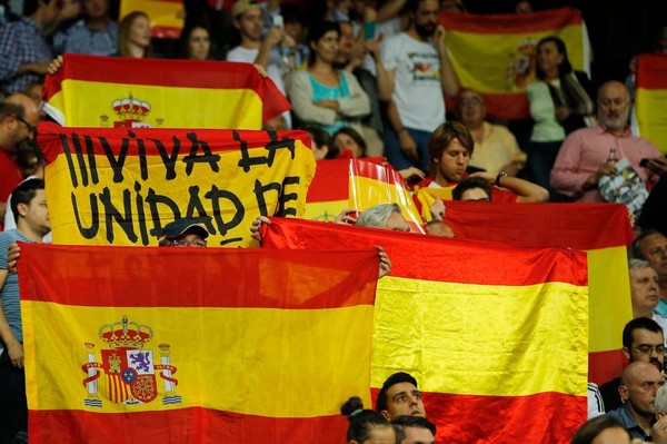 Фанаты Реала пришли на матч с флагами Испании