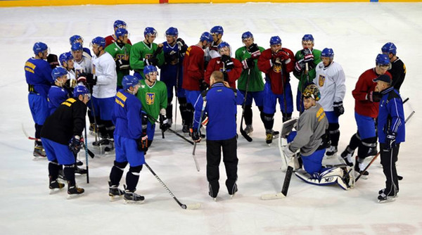 Украинские хоккеисты с проблемами добрались до Саппоро