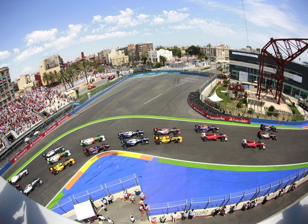 Первый этап Формулы-1 в России могут перенести на год