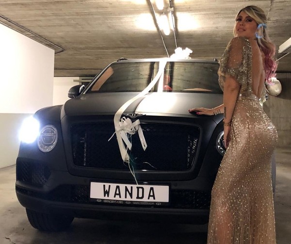 Ванда Нара получила в подарок от Мауро Икарди роскошное авто