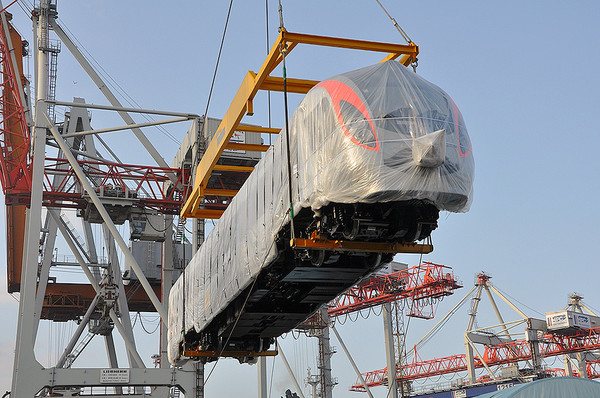 Первый поезд южнокорейской фирмы Hyundai Rotem готов "ступить" на украинскую землю