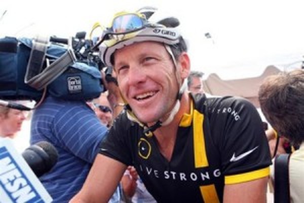 Лэнс Армстронг в употреблении допинга признался, но призовые отдавать не намерен