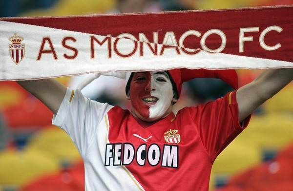 Болельщики Монако требуют вернуть им деньги за абонементы 