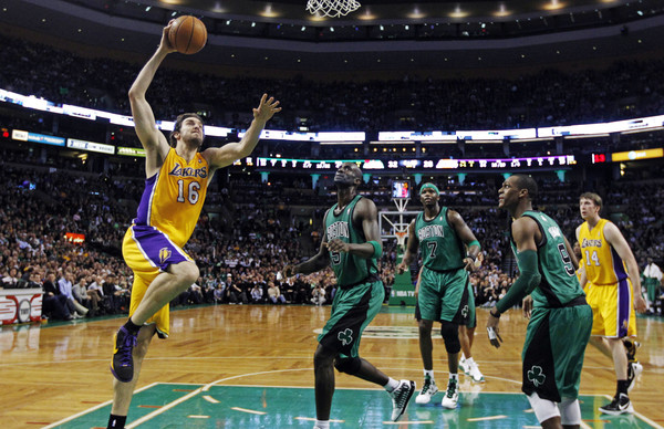 NBA: Лейкерс в овертайме дожали Бостон