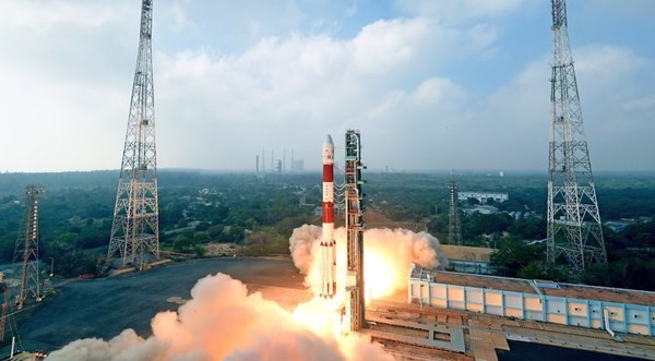 Индийская ракета PSLV стартует из космического центра Сатиш Дхаван