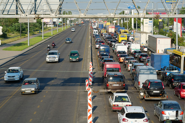 Заторы в Киеве серьезно усилились после введения ограничений на проезд в транспорте