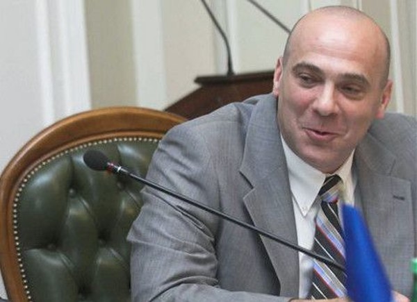 Эксперт рассказал о факторах для работы Конституционной комиссии ...