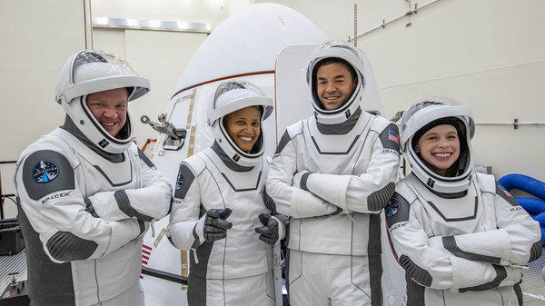 Четыре астронавта, которые полетят на ракете SpaceX