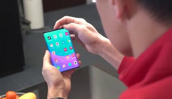 Xiaomi готовит новый складной смартфон