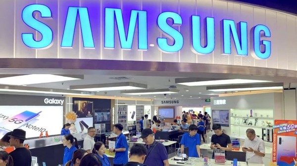 Samsung продал миллион Galaxy Fold
