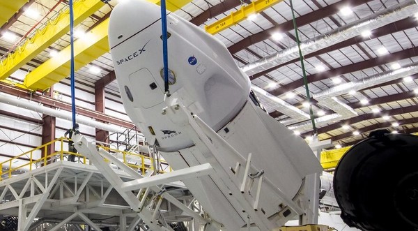 Космический корабль Crew Dragon, который будет выполнять миссию Crew-2, готов к запуску 22 апреля