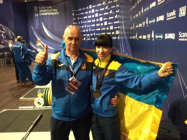 Яна Дяченко с главным тренером женской сборной Украины Юрией Кучиновым
