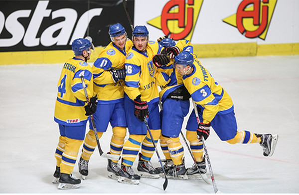 Хоккей: Сборная Украины на чемпионате мира стартовала с разгромной победы