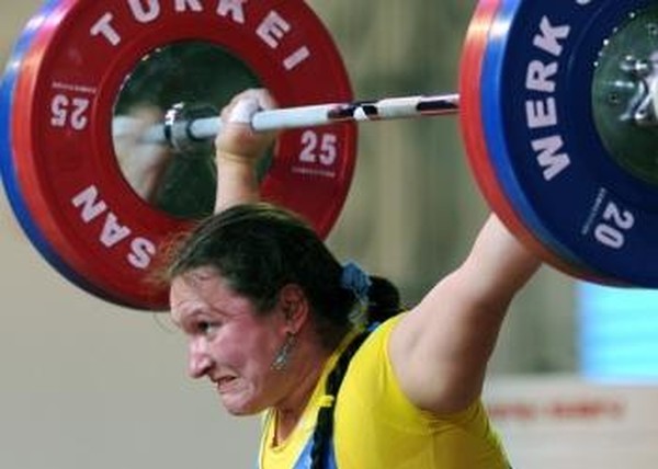 Надежда Миронюк выиграла бронзу ЧЕ по тяжелой атлетике