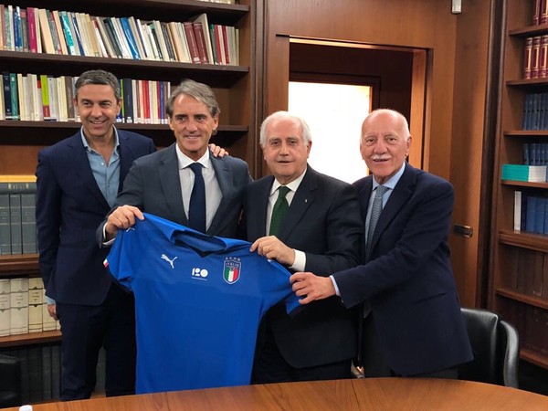 Роберто Манчини возглавил сборную Италии