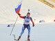 Неудачный финиш: Российский биатлонист уронил свой флаг под ноги украинцу